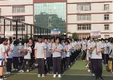 莱比锡赛前列队欢迎维尼修斯，尊重对手尽显风度！